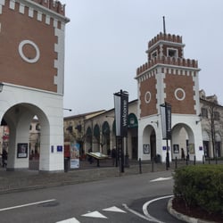 McArthur Glen - Ingresso