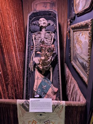 Graveface Museum by null