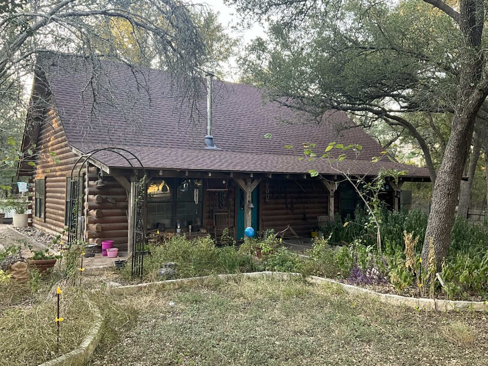 Slide of Freetail Roofing