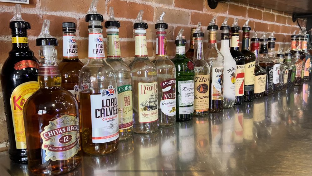 SARGE’S SPORTS BAR Updated October 2024 13 Photos 718 Broadway St