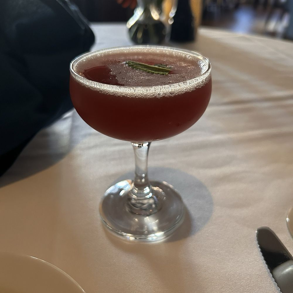 High Cotton - Bill's Bramble - Cocktail Bars Near Me - Charleston, South Carolina High Cotton - Bill's Bramble - Cocktail Bars Near Me - Charleston, South Carolina