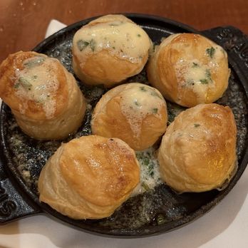 Le Cellier Steakhouse - Escargot en Cro-te - Steakhouses Near Me - Orlando, Florida Le Cellier Steakhouse - Escargot en Cro-te - Steakhouses Near Me - Orlando, Florida