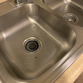 Cedar Commons - Roaches in kitchen - Apartments Near Me - Fresno, California