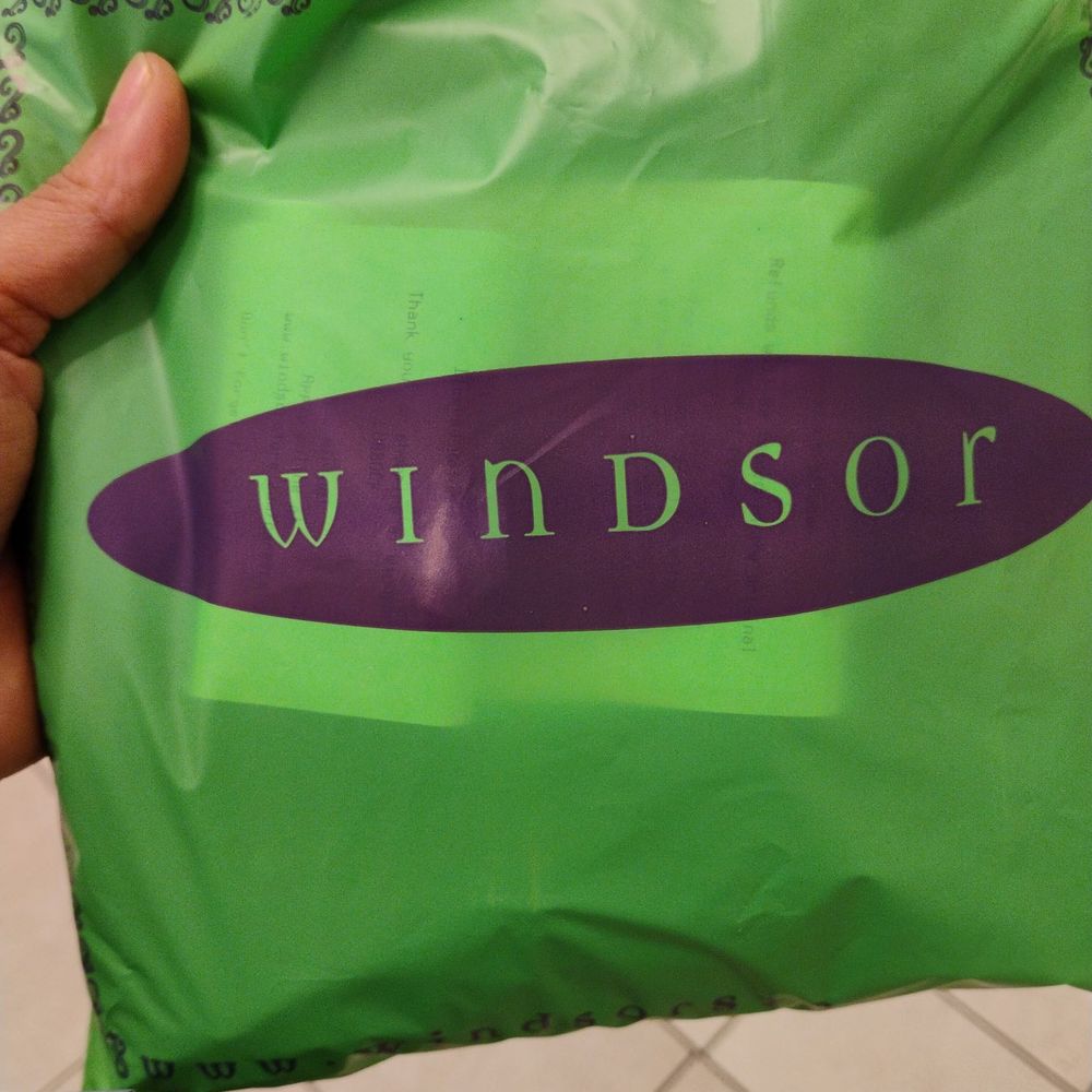 Windsor - Once again big disappointment with employees of Windsor, if u don't look interesting then there's no help for you is how I feel... - Accessories Near Me - Lubbock, Texas