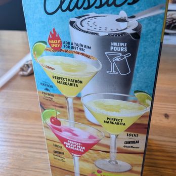 Applebee's Grill + Bar - Classic cocktails - American Near Me - Lapeer, Michigan