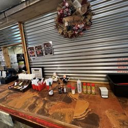 Granny's Southern Smokehouse - Condiments