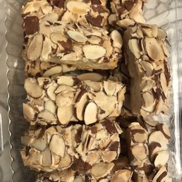 Almond crisps Almond crisps