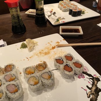 Sushi House 2 - 3 rolls of sushi for $11... spicy tuna, spicy yellowtail, spicy white tuna. Yum! Forgot what my wife ordered but she was super pleased. - Sushi Bars Near Me - Jacksonville, Florida Sushi House 2 - 3 rolls of sushi for $11... spicy tuna, spicy yellowtail, spicy white tuna. Yum! Forgot what my wife ordered but she was super pleased. - Sushi Bars Near Me - Jacksonville, Florida