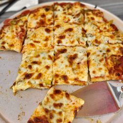 Great Chicago Fire Brewery & Tap Room - Chicago pizza with bell peppers and pepperoni