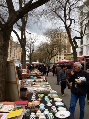 Marché aux puces de la Porte de Vanves by null