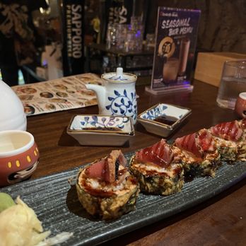 Izakaya Nana - Dragon Roll  - seared tuna on top was seasoned smoky deliciously - Izakaya Near Me - Flushing, New York