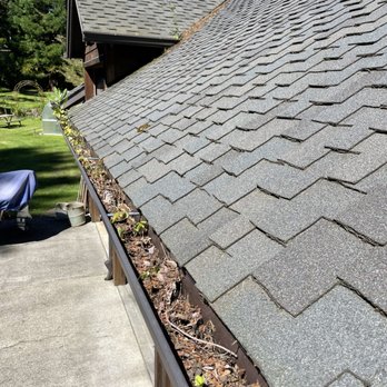 Portland Gutter Cleaner - Dirty gutters will overflow and damage siding or foundation of your house - Gutter Services Near Me - Tualatin, Oregon Portland Gutter Cleaner - Dirty gutters will overflow and damage siding or foundation of your house - Gutter Services Near Me - Tualatin, Oregon