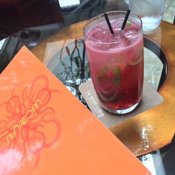 Sunroom Lounge - Very berry Mojito - Lounges Near Me - Atlantic City, New Jersey