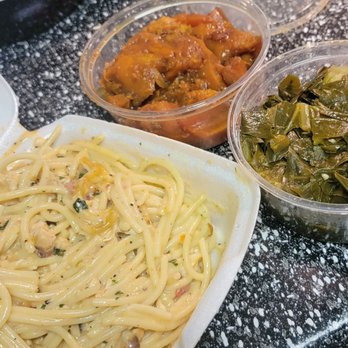 Smoke-A-Holics BBQ - Chicken spaghetti with two sides plate (Overpriced for portion size of the spaghetti) - Barbeque Near Me - Fort Worth, Texas Smoke-A-Holics BBQ - Chicken spaghetti with two sides plate (Overpriced for portion size of the spaghetti) - Barbeque Near Me - Fort Worth, Texas