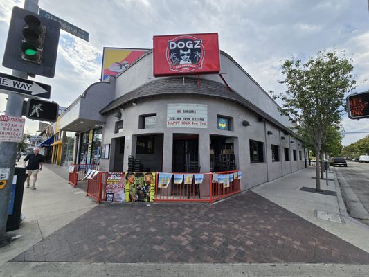 Dogz Bar & Grill by null