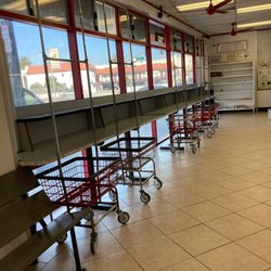 Super Suds Laundromat & Wash and Fold - Wash and clean