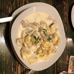 Pizzeria Nerone - Tortellini with fungi and cream
