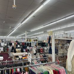 Wilmington Flea Market - This place is not customer friendly establishment. They can't separate the customers from horizon house patience. No public toilets.