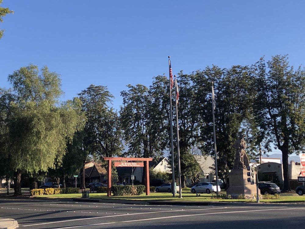 BRIDLE PATH Updated August 2024 43 Photos & 24 Reviews N Euclid