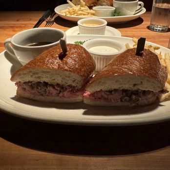 Houston's Restaurant - Famous French Dip Au Jus - Steakhouses Near Me - Pasadena, California