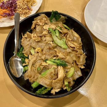 Siam Station - Pad see ew - Thai Near Me - Diamond Bar, California Siam Station - Pad see ew - Thai Near Me - Diamond Bar, California