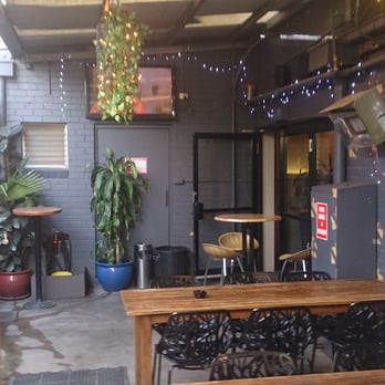 Three Crowns Hotel - Bars Near Me - West Melbourne, VIC