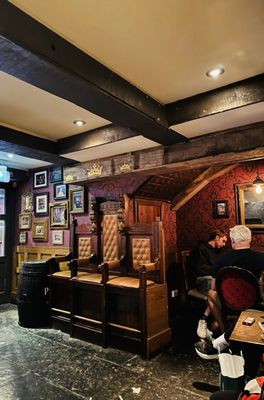 The Kings Head by null