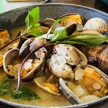 Amazing Basil - Clams with basil wine sauce ($18) - Asian Fusion Near Me - Fremont, California