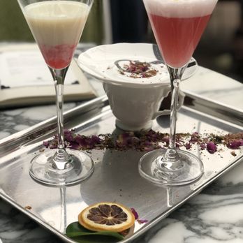Sanderson Hotel - Drinks served with tipsy tea - Hotels Near Me - London, XGL Sanderson Hotel - Drinks served with tipsy tea - Hotels Near Me - London, XGL