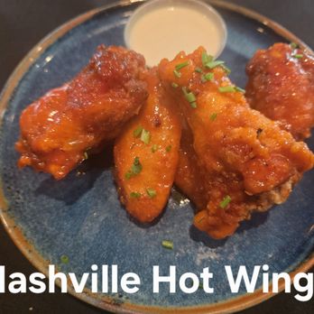 Delaney's Tavern - $10 Nashville hot wings - New American Near Me - Orlando, Florida