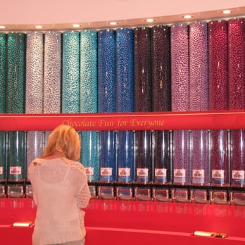 M&M's World - Candy Stores Near Me - London, XGL M&M's World - Candy Stores Near Me - London, XGL