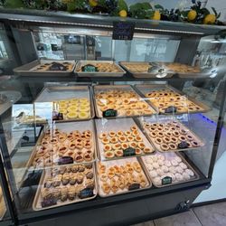 Angelina's Bakery-Deli & Cafe - Cookie case