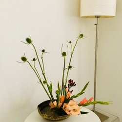 Zenfinite Meditation Lounge - From Ikkebana event - zenful Japanese flower arrangement.