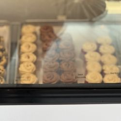 All the Crave Cheesecakes - Bar area