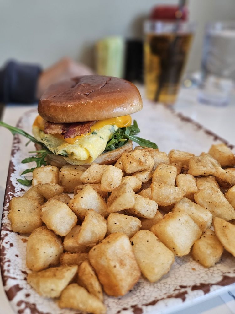 BIRDIES BREAKFAST CLUB Updated November 2024 119 Photos & 127