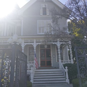 Meux Home Museum - Entrance - Museums Near Me - Fresno, California