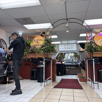 Xin Da Di Salon - Great place for men's haircuts. - Hair Salons Near Me - Oakland, California Xin Da Di Salon - Great place for men's haircuts. - Hair Salons Near Me - Oakland, California