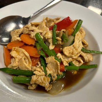 Folsom Thai Cuisine - Thai Basil w/ chicken ~ $15.99 - Thai Near Me - Folsom, California Folsom Thai Cuisine - Thai Basil w/ chicken ~ $15.99 - Thai Near Me - Folsom, California
