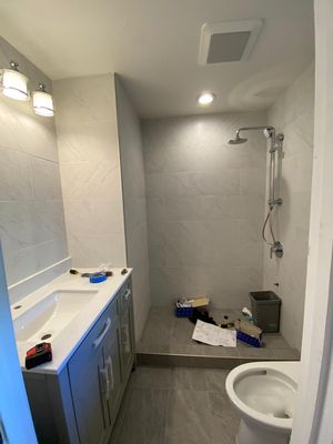 Bathroom Remodel - Let our 25 years of experience be trusted to turn your dream project into reality. We specialize in custom design and installation, where the quality is meets your highest expectations. Call today for a free estimate!