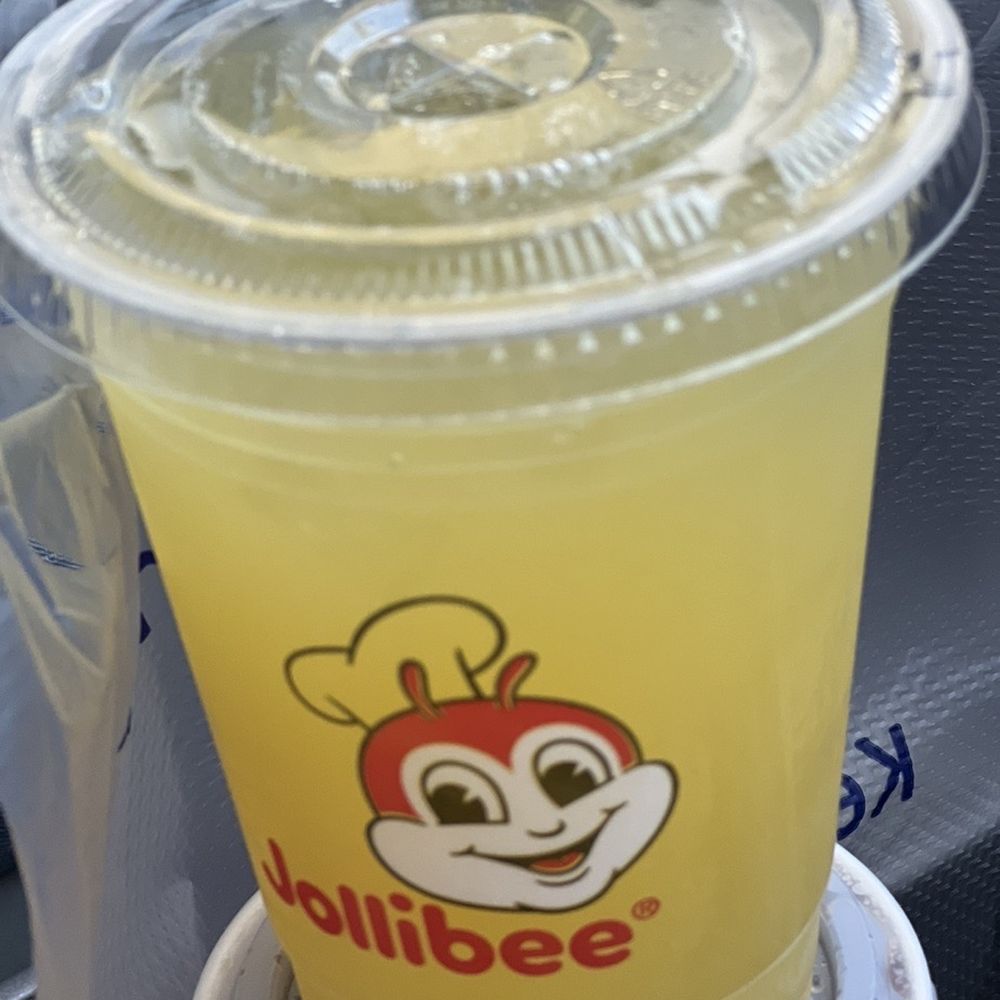 Jollibee - Pineapple drink... it's very SWEET! - Chicken Shop Near Me - Alhambra, California