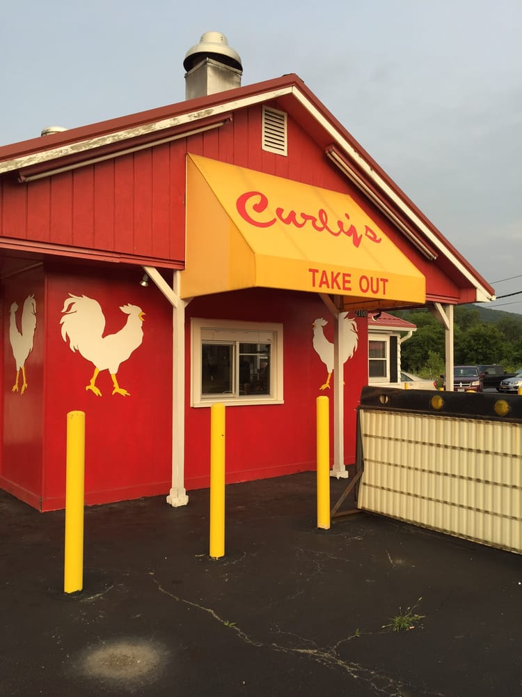 Curly's Chicken House Logo