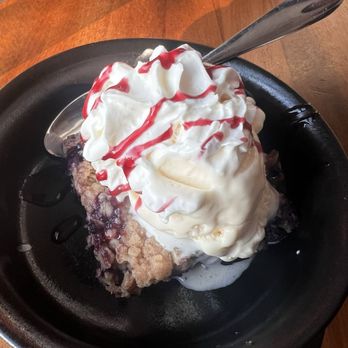 Dog Watch Cafe - Rhubarbs crisp - American Near Me - Stonington, Connecticut
