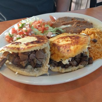 El Rodeo de Jalisco - Gordita plate with lengua and al pastor - Mexican Near Me - San Antonio, Texas El Rodeo de Jalisco - Gordita plate with lengua and al pastor - Mexican Near Me - San Antonio, Texas