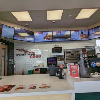 KFC - Interior - Fast Food Near Me - Bundoran, DL