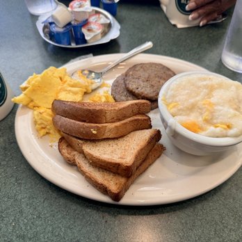 Metro Diner - Diners Near Me - Indianapolis, Indiana
