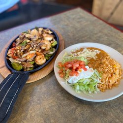 Don Julios Mexican Rest - Texas fajitas