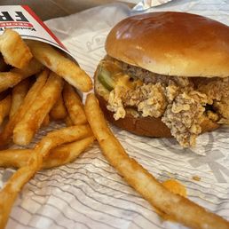 Spicy Chicken Sandwich Combo Spicy Chicken Sandwich Combo