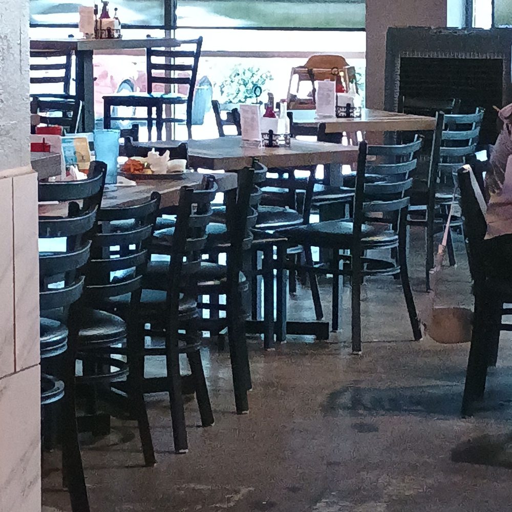 Sachse Ice House - Seating area - Burgers Near Me - Sachse, Texas