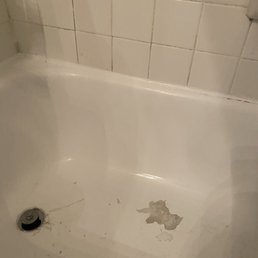 Guest bath. This was move-in quality. The offered to have it resurfaced, have you ever had to live in an apartment with that smell? Guest bath. This was move-in quality. The offered to have it resurfaced, have you ever had to live in an apartment with that smell?