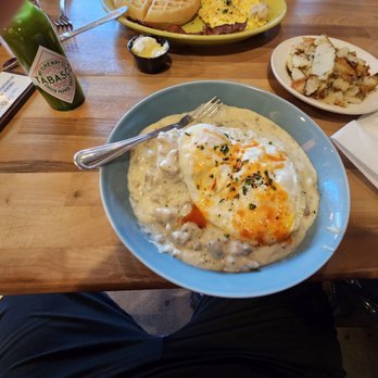 Vovomeena - Biscuits and Gravy - Coffee & Tea Near Me - Phoenix, Arizona Vovomeena - Biscuits and Gravy - Coffee & Tea Near Me - Phoenix, Arizona